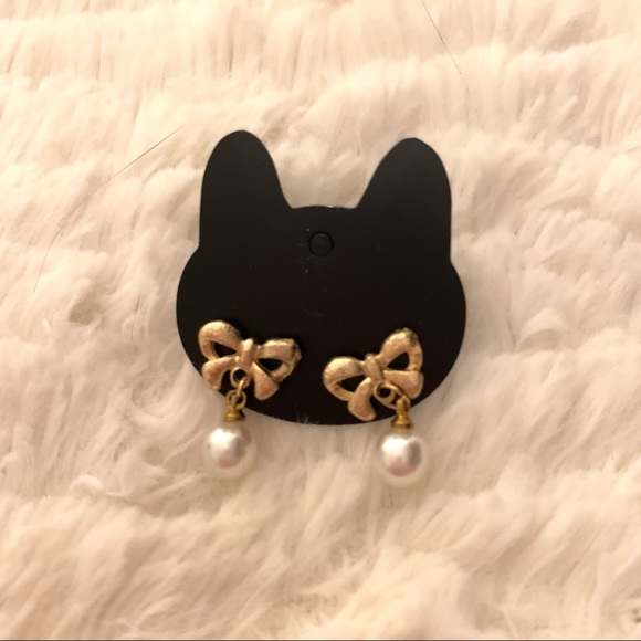 3 for 10 EARRINGS - gold bow pearl - Picture 3 of 3